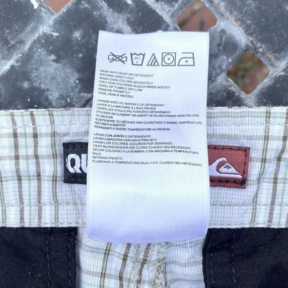 Quicksilver Green/Ivory Plaid Check Bermuda Shorts. Size 29. EUC! - Picture 4 of 4